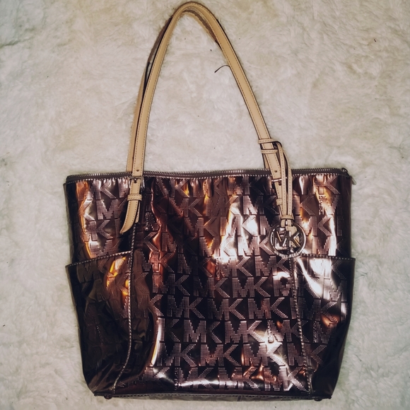 Michael Kors Handbags - MICHAEL KORS ROSE GOLD METALLIC TOTE BAG